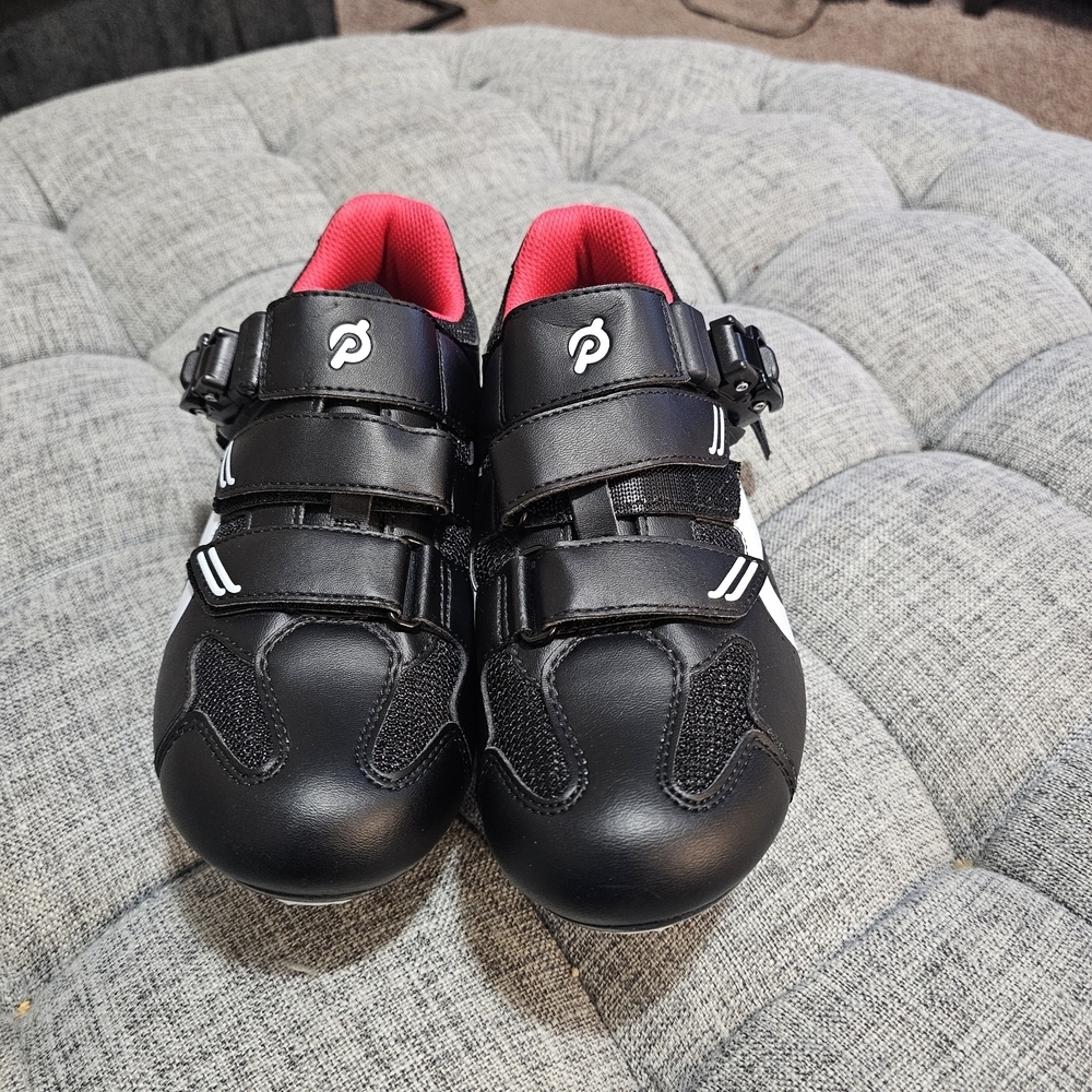 Peloton Cycling Shoes Size 7.5 with Minor Flaw